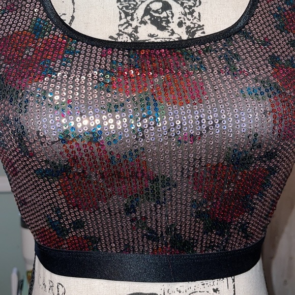 Sequin Rose Crop Top - Picture 4 of 7